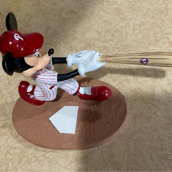 Hamilton Collection: Disney Mickey Mouse Philadelphia Phillies baseball figure. - Picture 3 of 5